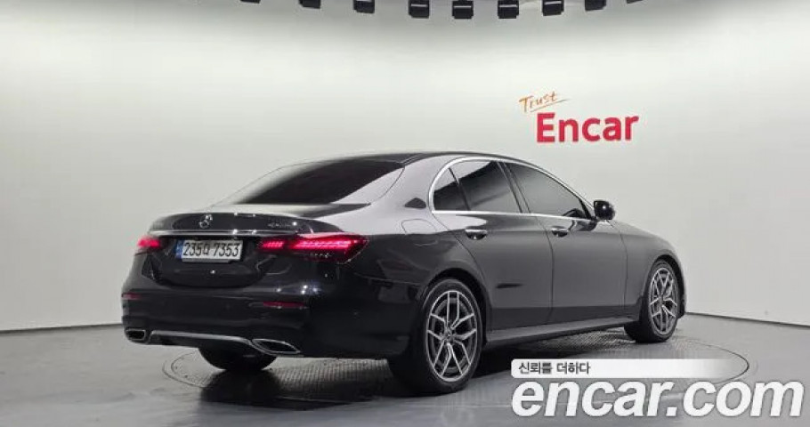 Mercedes-Benz E-Class 