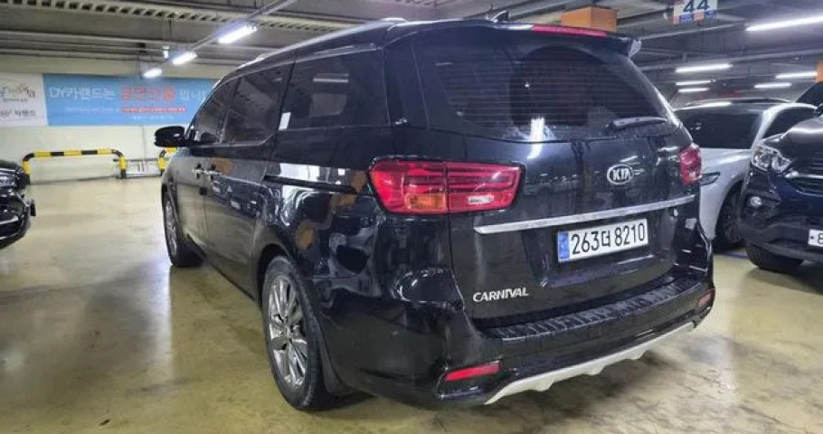 Kia Carnival 