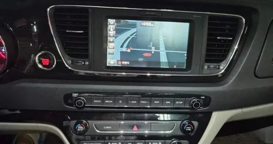 Kia Carnival 