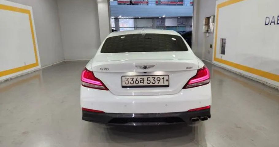 Genesis G70 