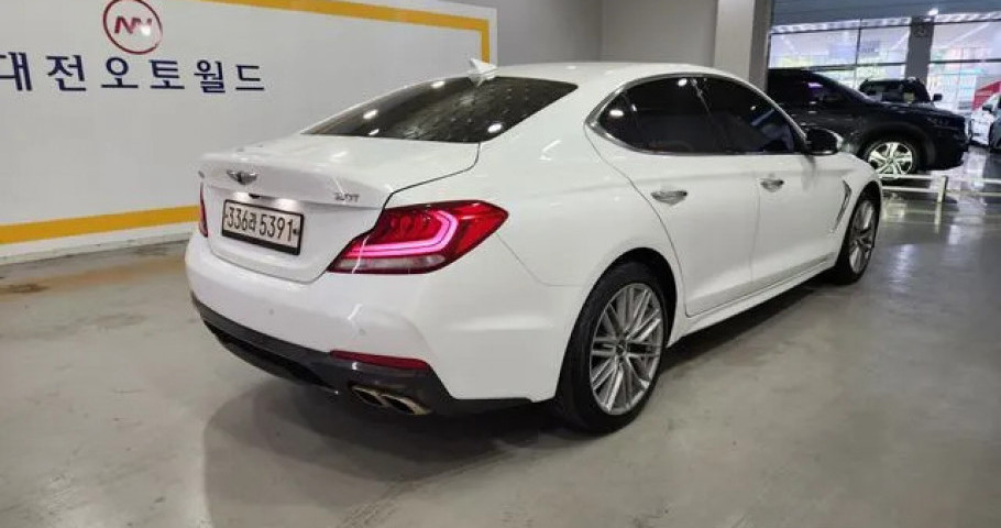 Genesis G70 