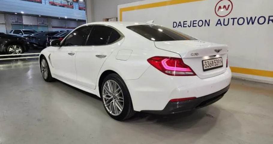 Genesis G70 