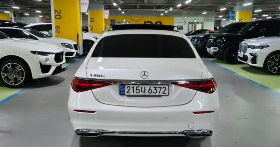 Mercedes-Benz S-Class 