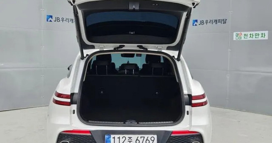 Genesis Gv70 