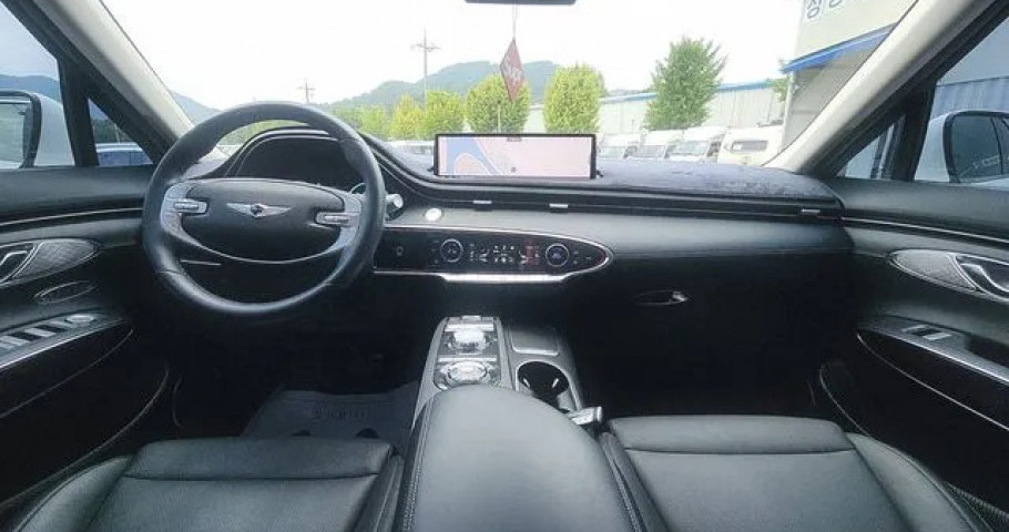 Genesis Gv70 