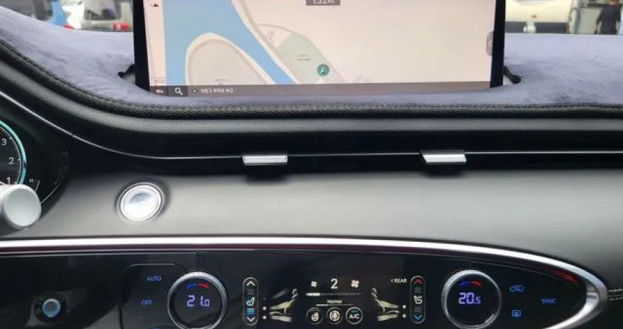 Genesis Gv70 