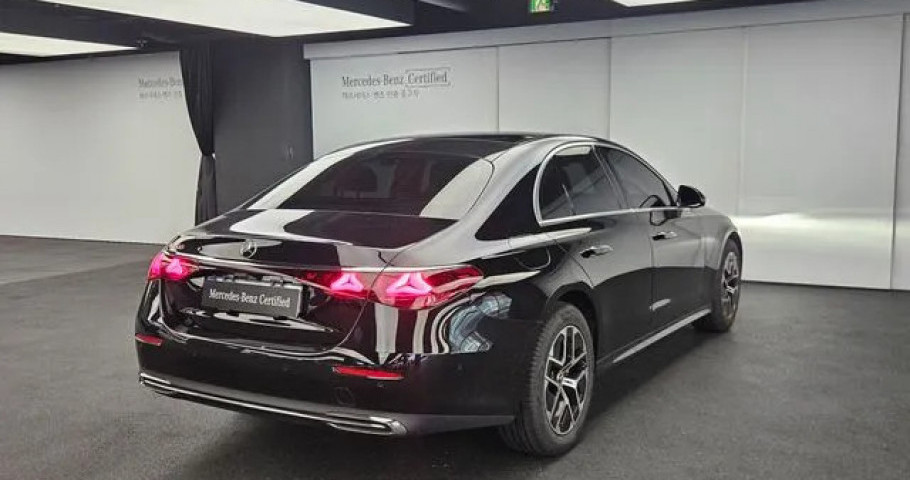 Mercedes-Benz E-Class 