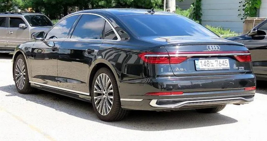 Audi A8 