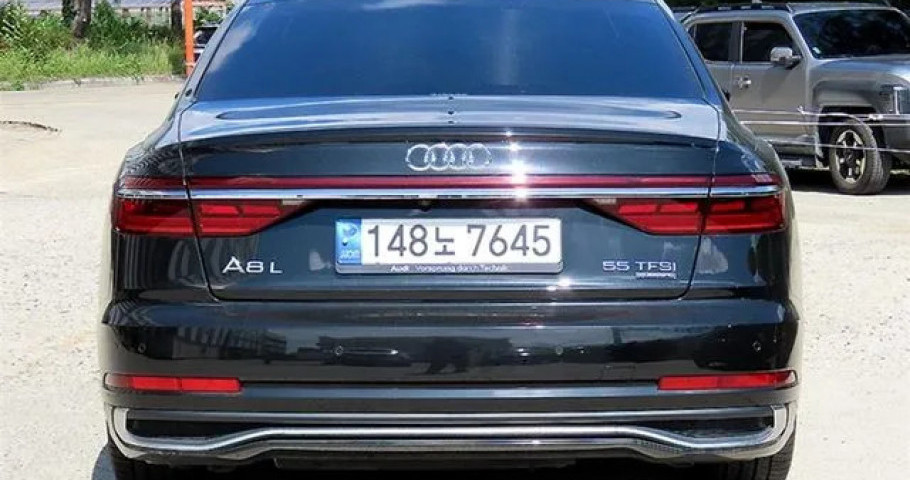 Audi A8 