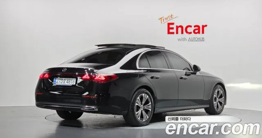 Mercedes-Benz E-Class 