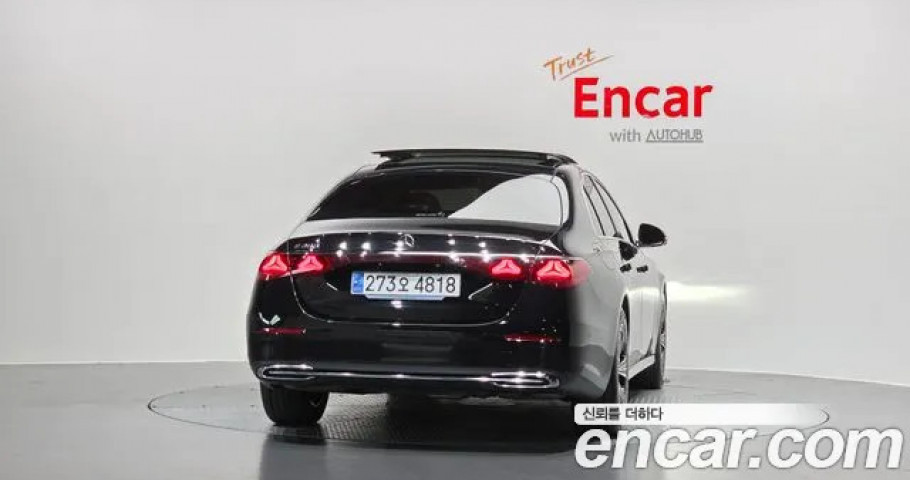 Mercedes-Benz E-Class 