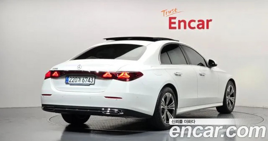 Mercedes-Benz E-Class 