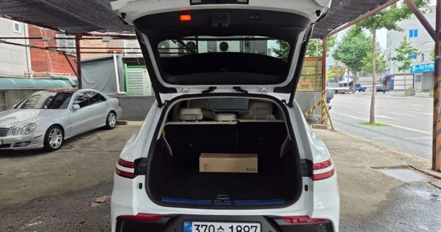 Genesis Gv70 