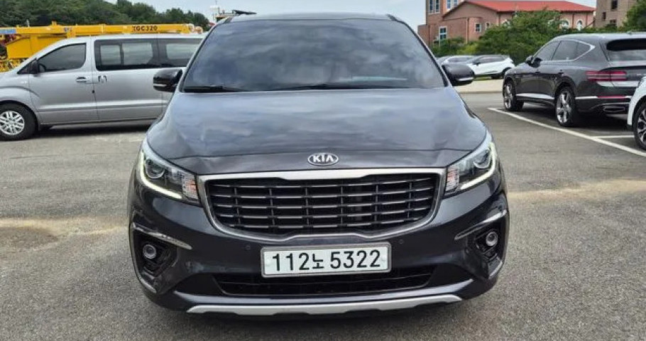 Kia Carnival 