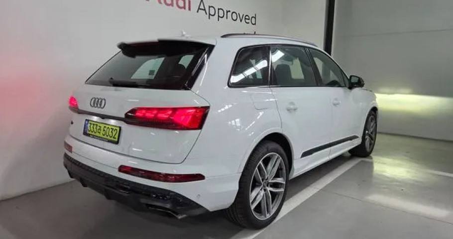 Audi Q7 