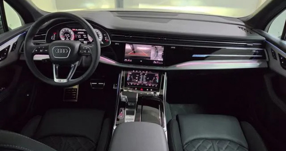 Audi Q7 