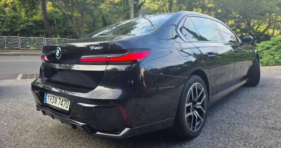 Bmw 7-Series 