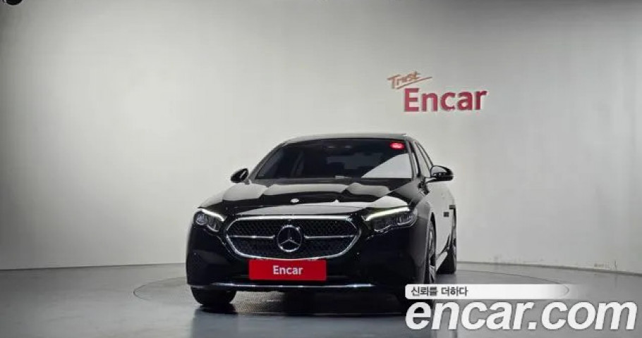 Mercedes-Benz E-Class 