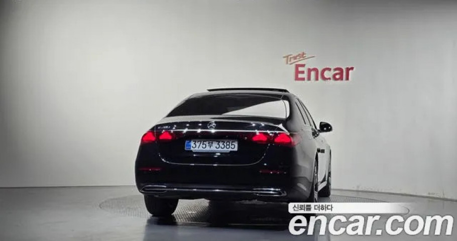 Mercedes-Benz E-Class 