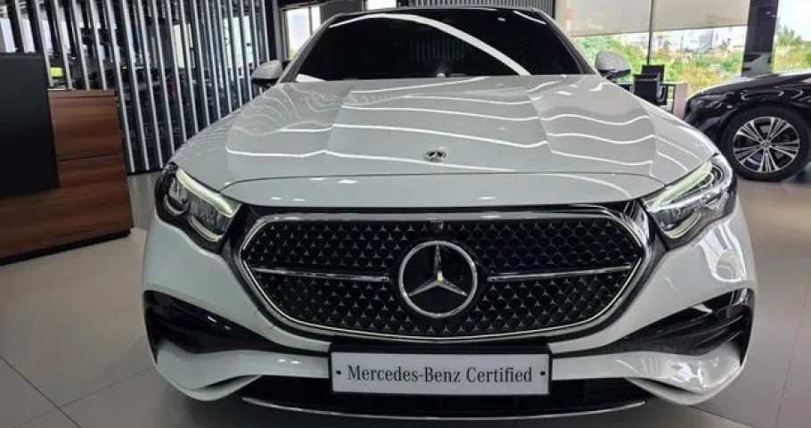 Mercedes-Benz E-Class 
