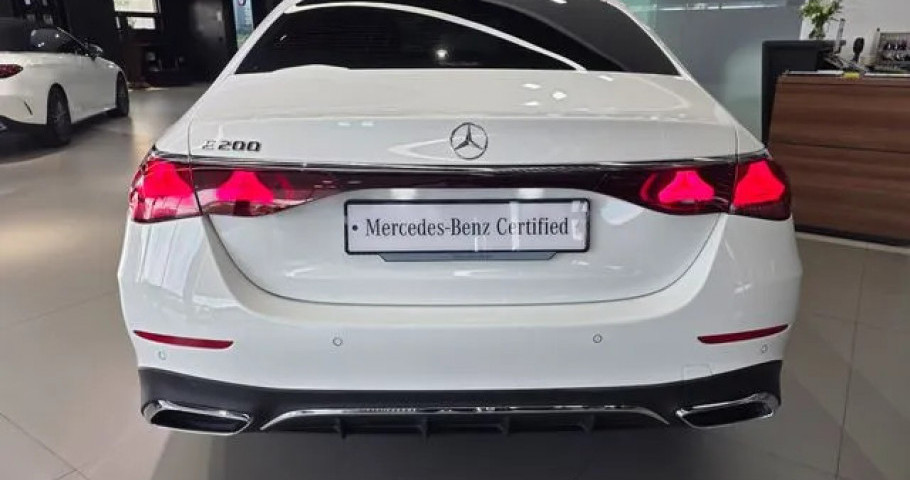 Mercedes-Benz E-Class 