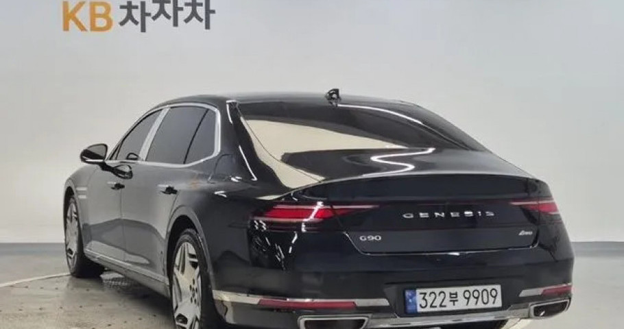 Genesis G90 