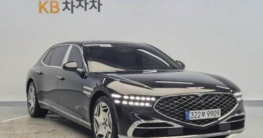 Genesis G90 