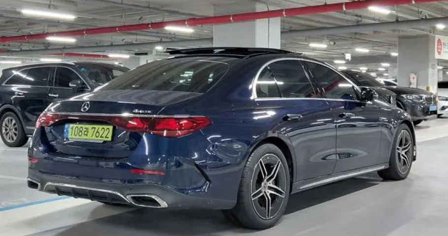 Mercedes-Benz E-Class 