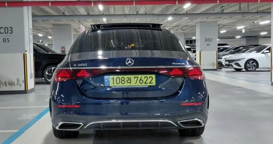 Mercedes-Benz E-Class 