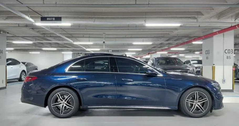 Mercedes-Benz E-Class 