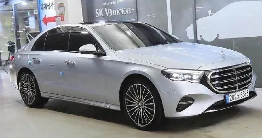 Mercedes-Benz E-Class 