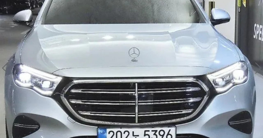 Mercedes-Benz E-Class 