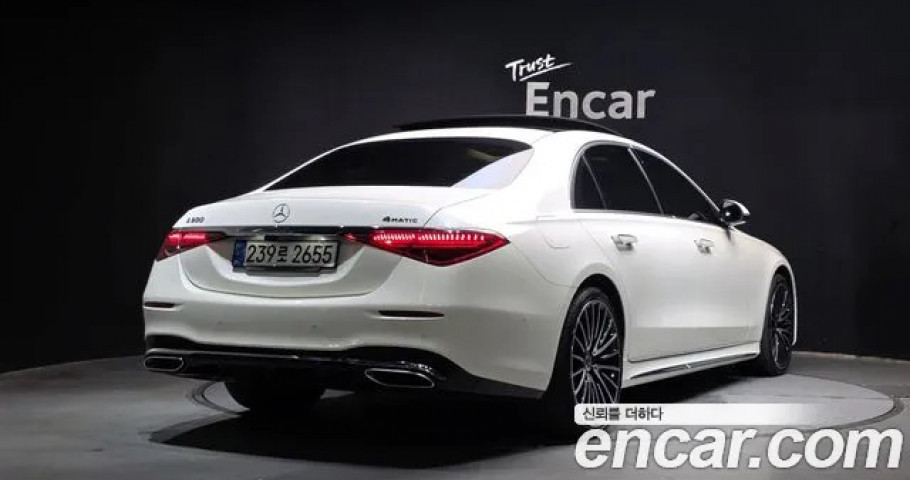 Mercedes-Benz S-Class 