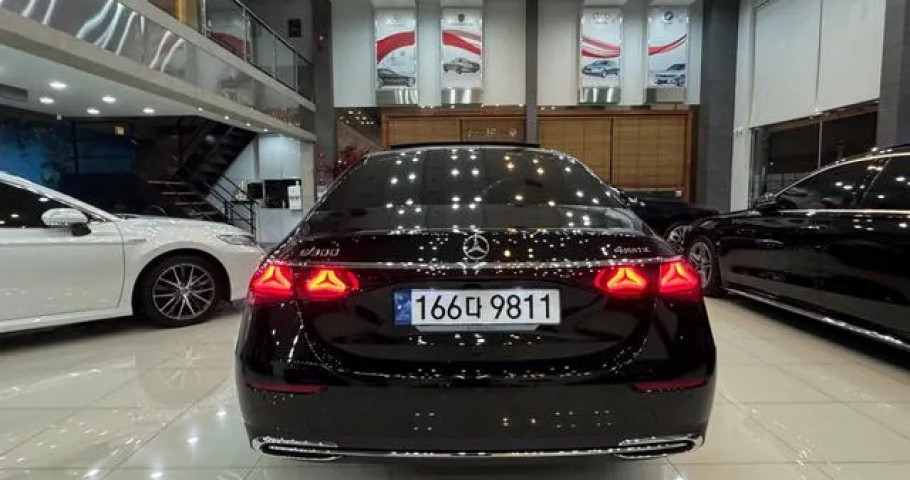 Mercedes-Benz E-Class 