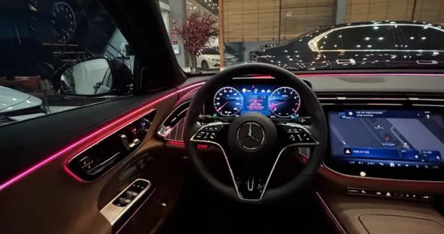 Mercedes-Benz E-Class 