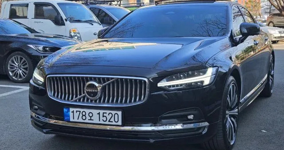 Volvo S90 