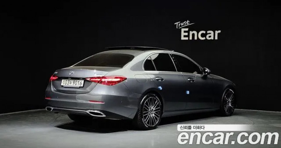 Mercedes-Benz C-Class 