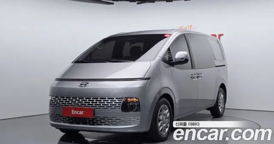 Hyundai Staria 