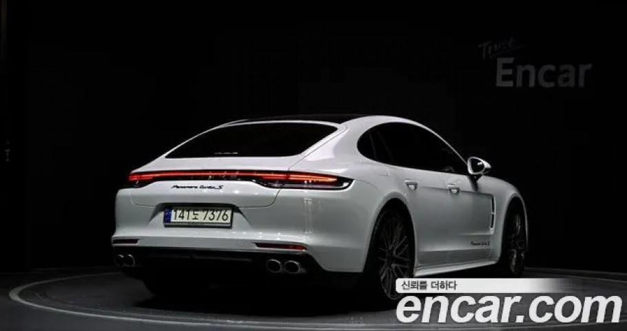 Porsche Panamera 