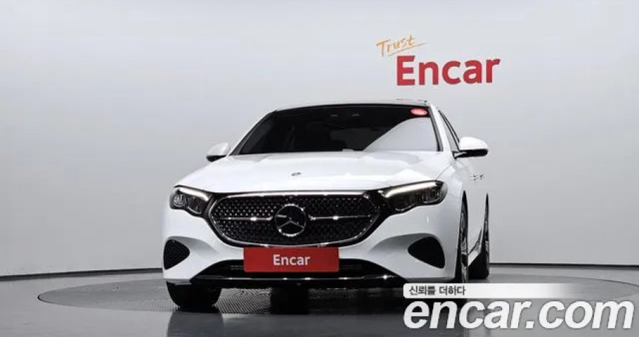 Mercedes-Benz E-Class 