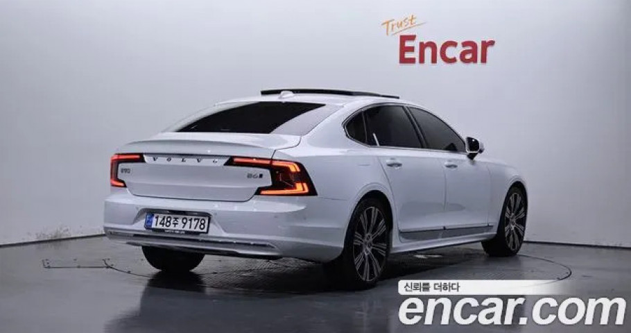 Volvo S90 
