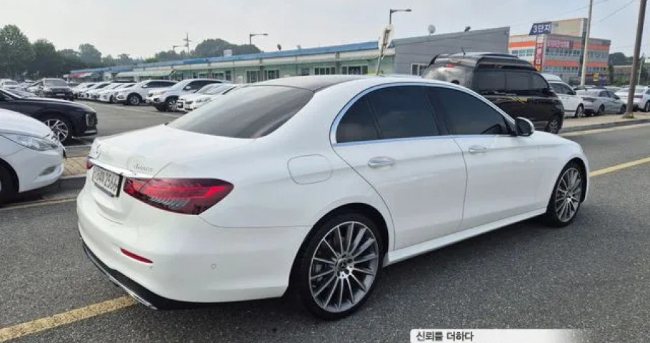 Mercedes-Benz E-Class 