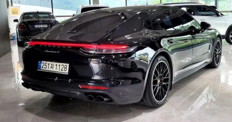 Porsche Panamera 