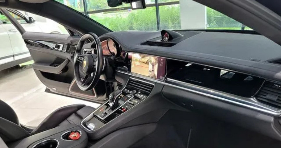 Porsche Panamera 