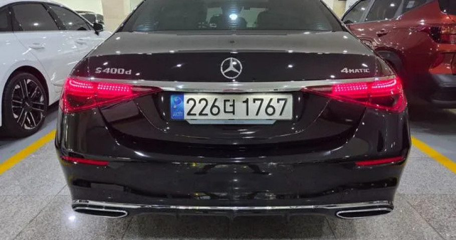 Mercedes-Benz S-Class 