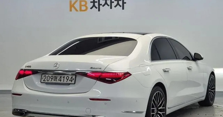 Mercedes-Benz S-Class 