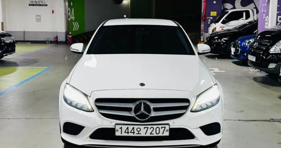 Mercedes-Benz C-Class 
