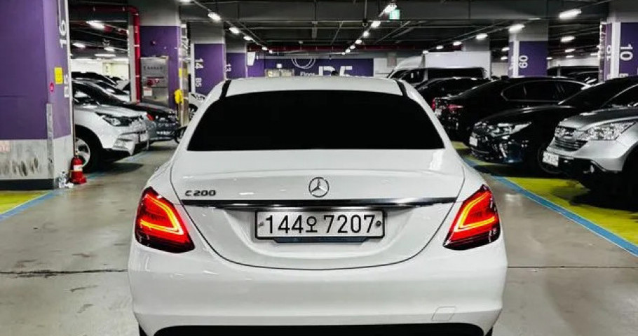 Mercedes-Benz C-Class 