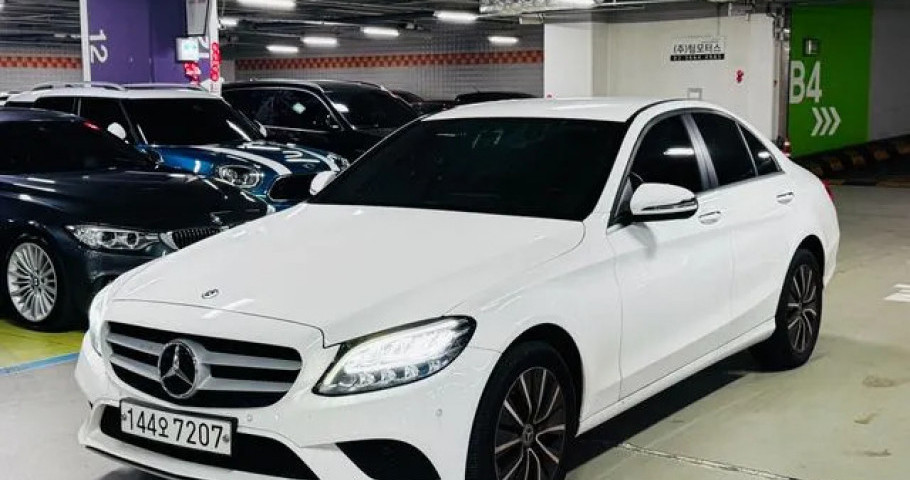 Mercedes-Benz C-Class 