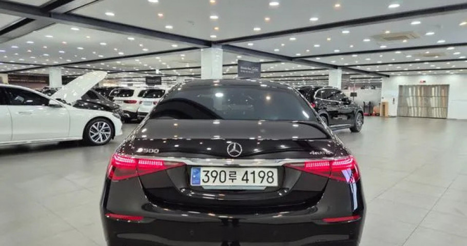 Mercedes-Benz S-Class 